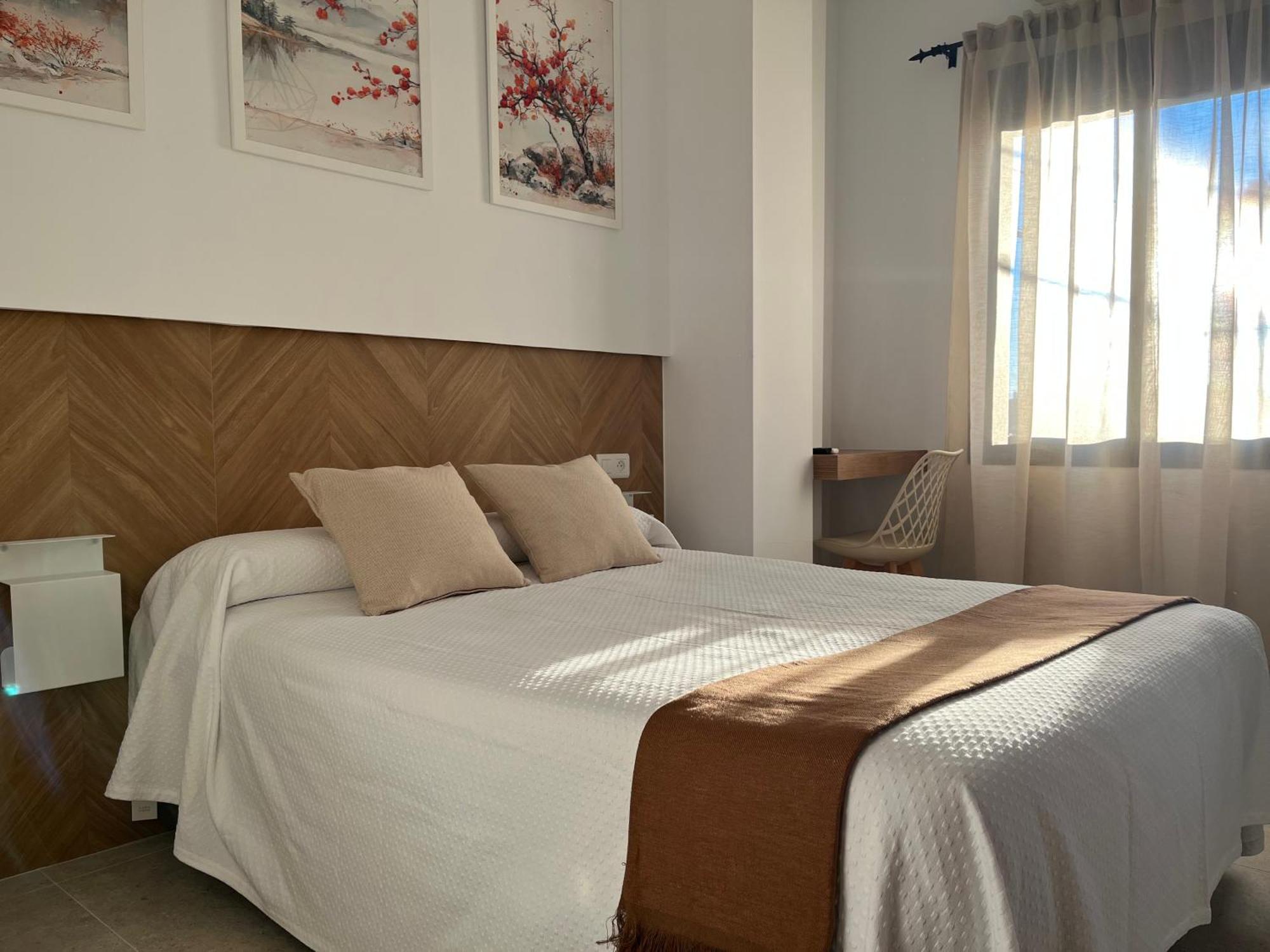 Hostal Parador De Los Llanos Torreorgaz 外观 照片