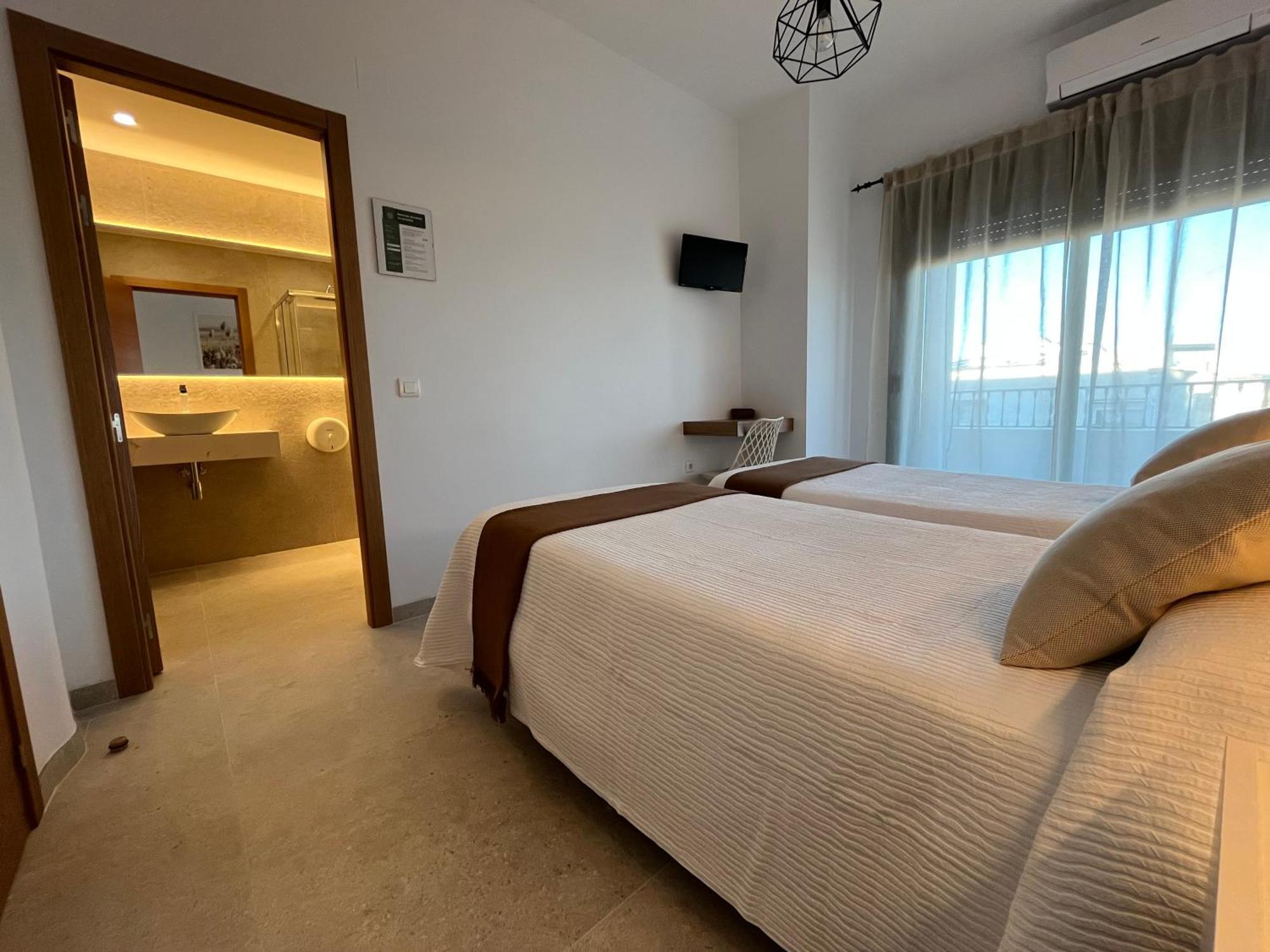 Hostal Parador De Los Llanos Torreorgaz 外观 照片